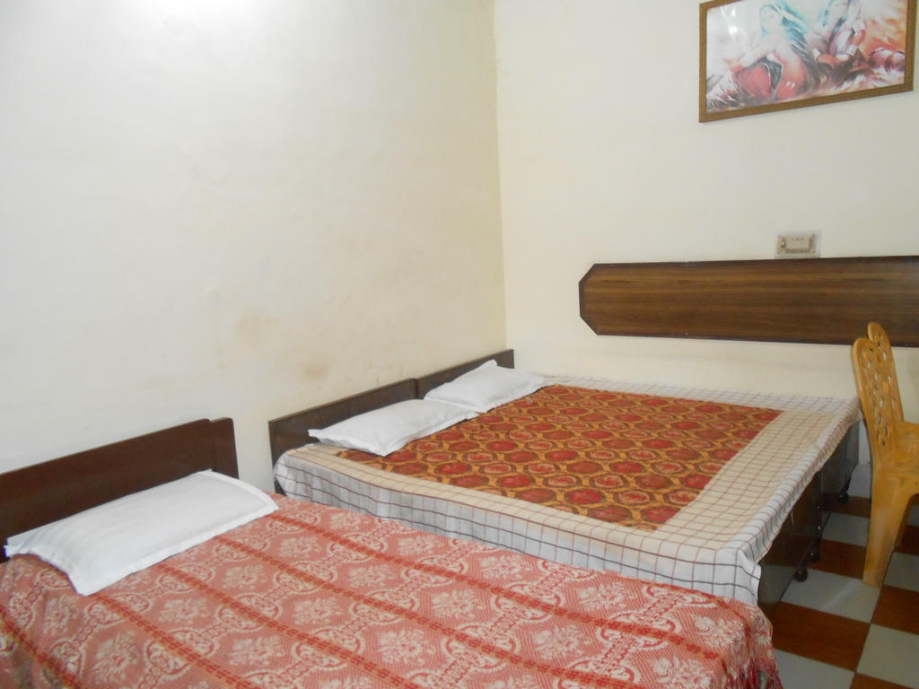 Gaurav Guest House Mathura Exterior foto